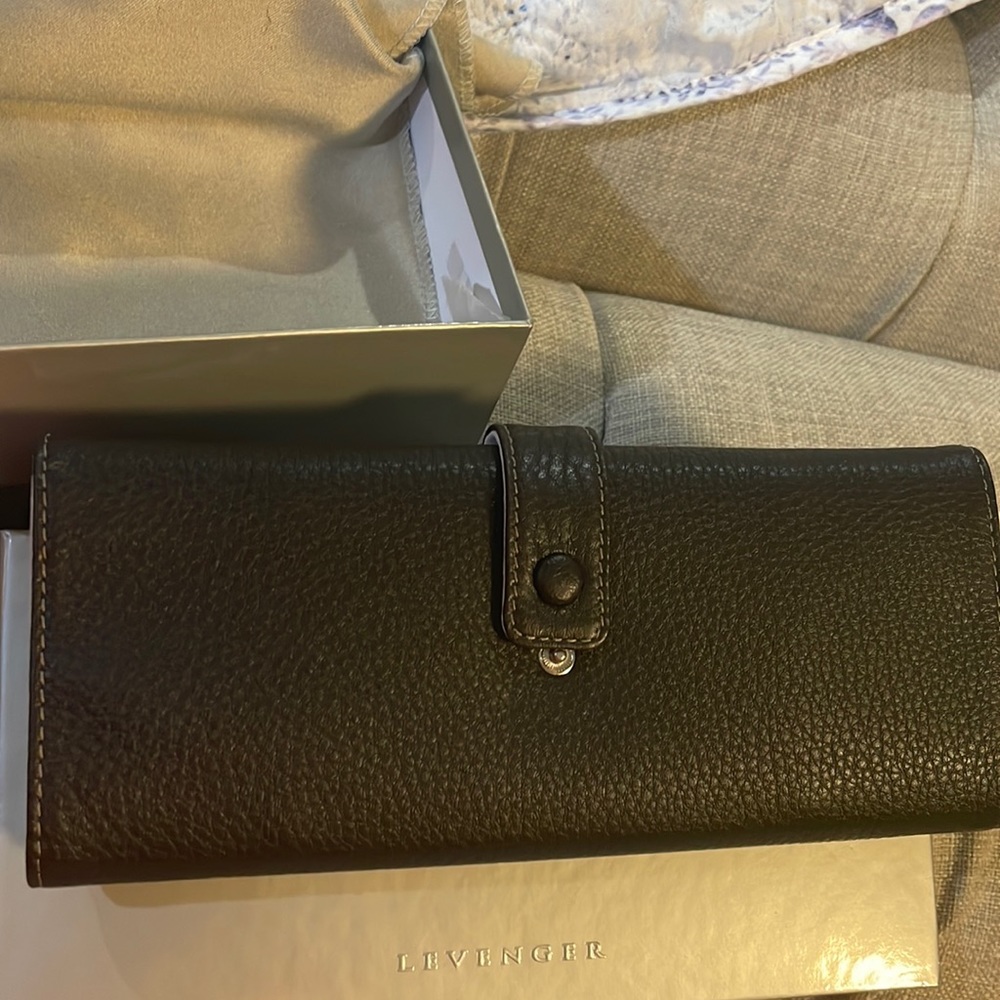 Levenger leather pen organizer